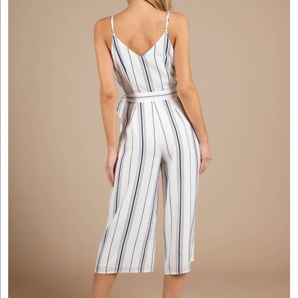 NWT J.O.A Crop Leg Jumpsuit - Picture 2 of 16